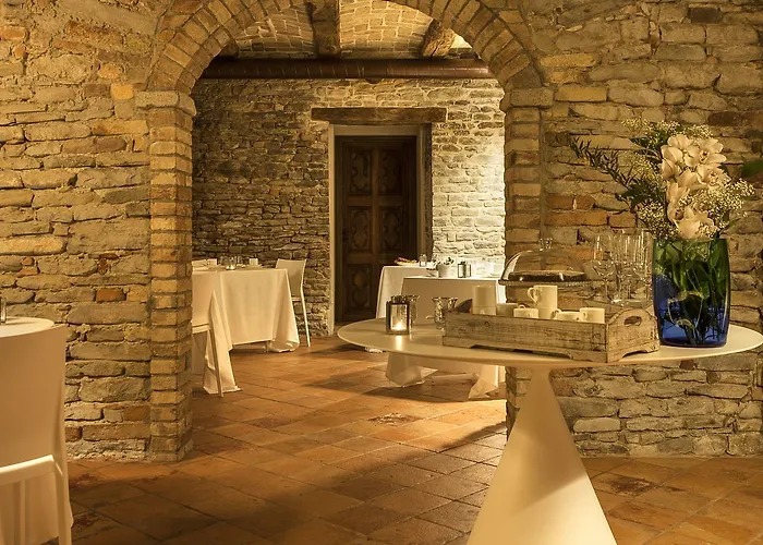 Relais Del Borgo Rezort Canelli